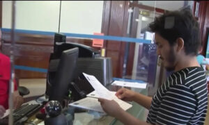 Reanudan trámites de licencias de conducir y permisos de trabajo a venezolanos con TPS