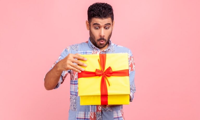 Abrir una caja sorpresa y encontrar un Rolex: lo más exclusivo en mystery box