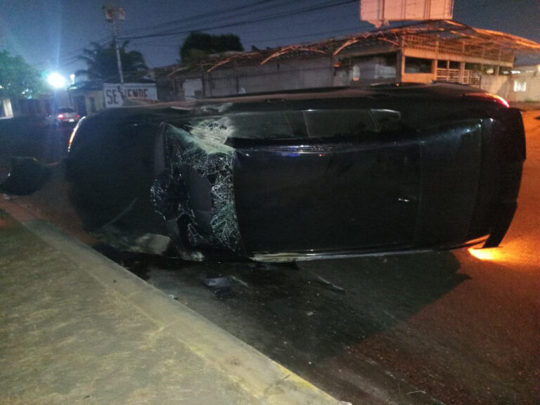 Vuelco de carro deja un herido en Cabimas