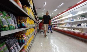 Advierten posible impacto de aranceles de EE. UU. en reposición de productos