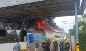 Gobierno investigará las “extrañas causas” del incendio en camaronera de El Bajo