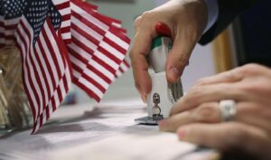 ICE pone en la mira a abogados de inmigración que presenten solicitudes falsas de asilo