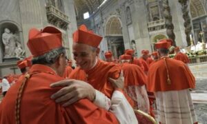 Cardenales electores en el cónclave se reducen a 133 por salud de 2
