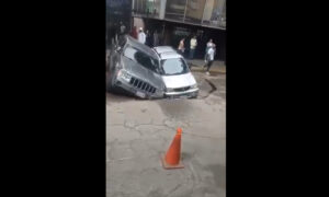 Colapsa tramo de calle en la avenida Francisco Solano de Caracas