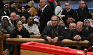 Cortejo fúnebre del Papa recorrerá Roma hasta Santa María a paso solemne
