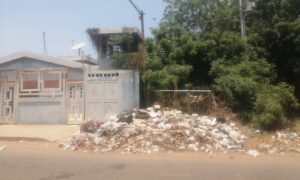 Acumulación de basura impide acceso a centro médico en Rafito Villalobos