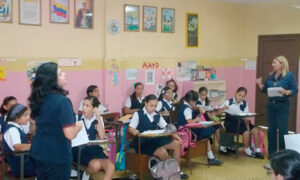 Instituciones educativas laborarán pese a duelo nacional por muerte del Papa