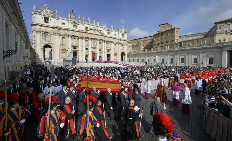 El funeral del Papa reunirá a jefes de Estado, monarcas y cientos de miles de fieles