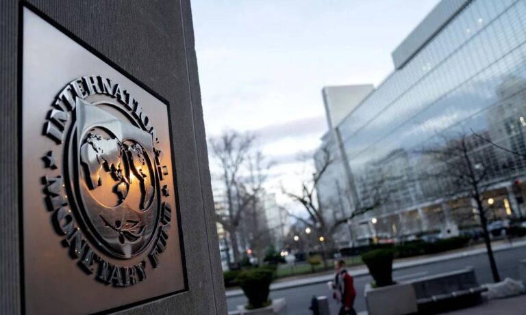 FMI estima que el PIB de Venezuela se contraerá 4 % este año