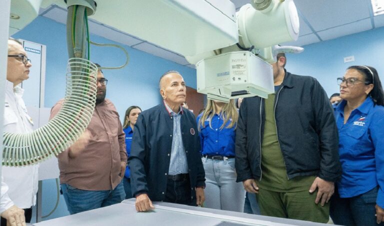 Gobernador inaugura el Centro Clínico Ambulatorio Simón Bolívar