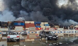 Irán aún no apaga incendio en el puerto que causó 46 muertos