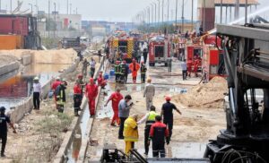 Aumentan a 65 los muertos en explosión de puerto en Irán