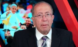 Periodista José Levy se quiebra en llanto al anunciar la muerte del Papa