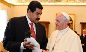 Gobierno lamenta muerte del Papa y lo recuerda como “un amigo sincero”