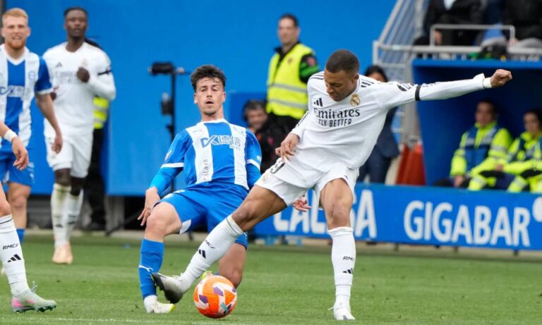 Un partido de suspensión a Mbappé por su expulsión ante el Alavés