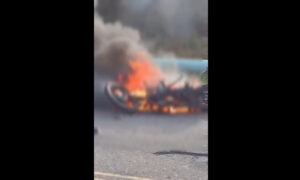 Al menos 1 muerto deja choque de 2 motorizados y una camioneta en Mara