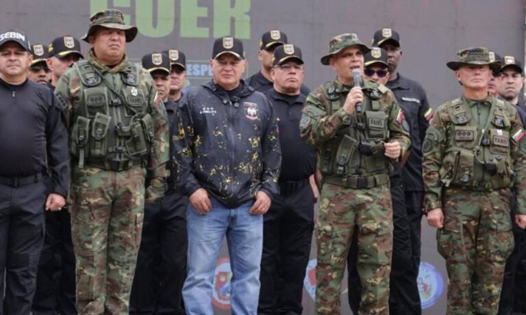 Padrino López denuncia conspiración para hacer del Esequibo un «botín de guerra»