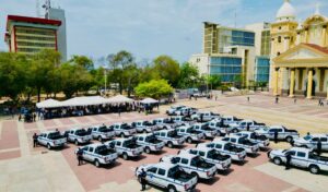 Rosales entrega 30 nuevas patrullas para reforzar la seguridad en el Zulia