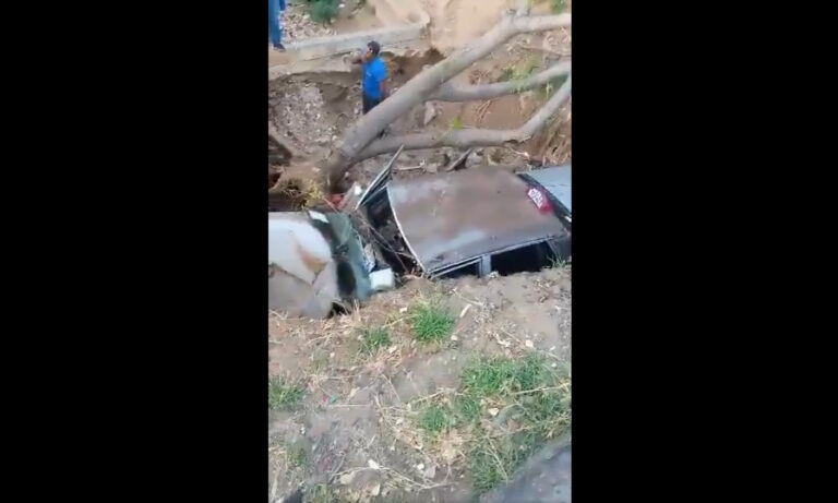 Caída de “por puesto” en quebrada de la C1 deja varios heridos