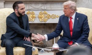 Trump y Bukele discuten colaboración en manejo de migrantes expulsados