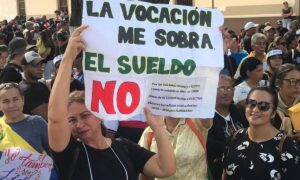Un docente necesitaría 46 veces su sueldo para alimentar a su familia
