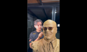 Adolescente venezolano crea escultura de plastilina en homenaje a Rubby Pérez
