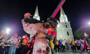 Jóvenes de Mara reviven la Pasión de Cristo en El Moján