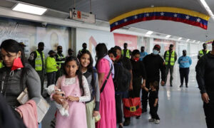 Llegan al país 316 repatriados desde México, entre ellos 142 niños
