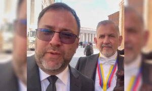 Delegación venezolana despide al papa Francisco como un “gran hombre”