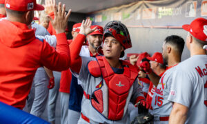 El marabino Yohel Pozo regresa a la MLB y conecta jonrón