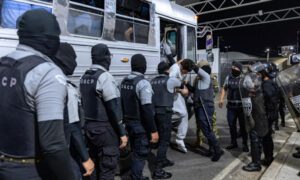 EE. UU. envía a El Salvador a 10 presuntos miembros del “Tren de Aragua y “MS-13”