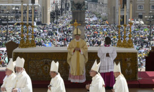 Cardenal Parolin, en misa de luto por el Papa: “Debemos acoger su legado y hacerlo vida”