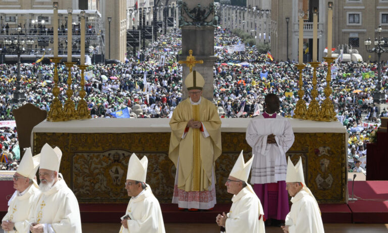 Cardenal Parolin, en misa de luto por el Papa: “Debemos acoger su legado y hacerlo vida”