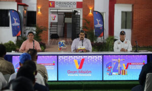 Maduro aumenta el ingreso mínimo integral a $160 indexados