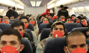 Vuelven al país 178 migrantes deportados desde EE. UU.