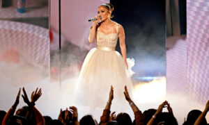 Jennifer López presentará los American Music Awards 2025