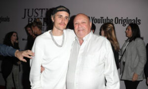 Justin Bieber lamenta la muerte de su abuelo en medio de días difíciles