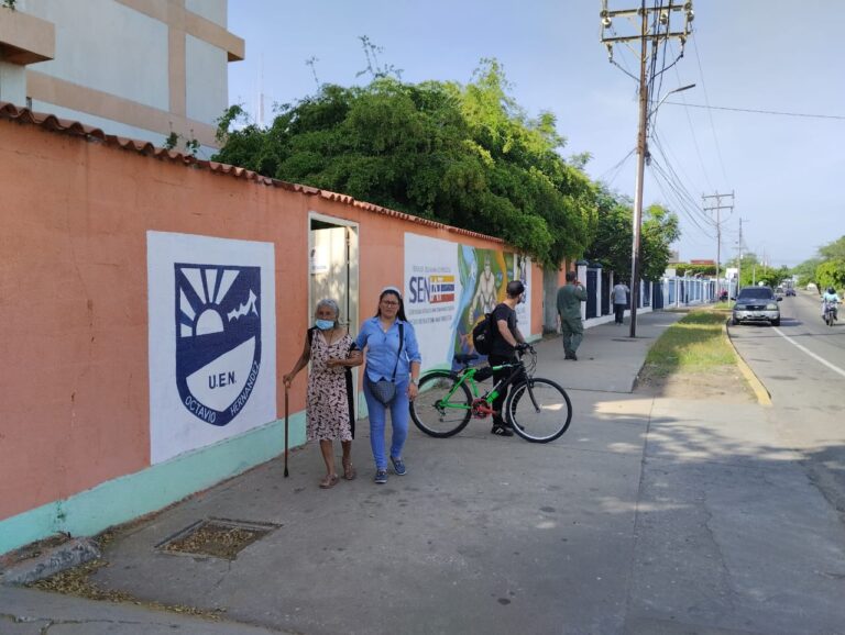 Elecciones avanzan con poca afluencia y normalidad en el Zulia