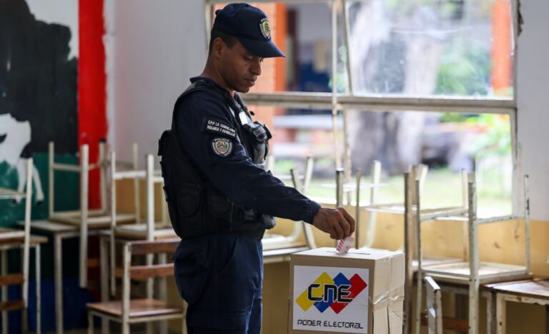 Rusia asegura que las elecciones del 25M se celebraron sin infracciones