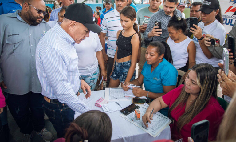 Rosales llega a Catatumbo en su gira por el sur del Lago