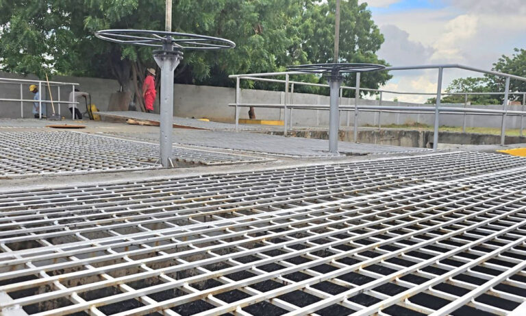Hidrolago reactiva sistema de tratamiento de aguas servidas en Cabimas