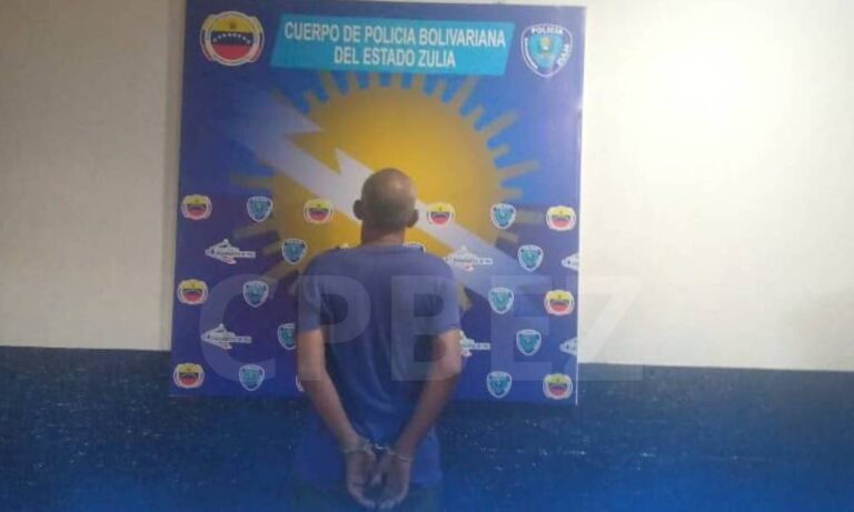 Adolescente herida denuncia a su padre por agredirla a ella y a su madre