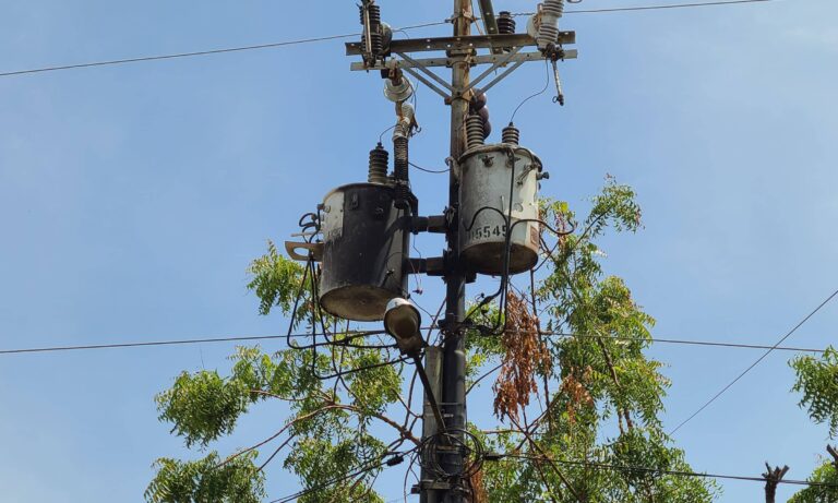 Ocho familias de San Jacinto permanecen sin electricidad desde abril