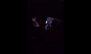 Ambulancia que traslada a un paciente se precipita y deja 1 muerto y 3 heridos
