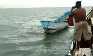 Hallan barca a la deriva con 14 cadáveres en aguas de Delta Amacuro
