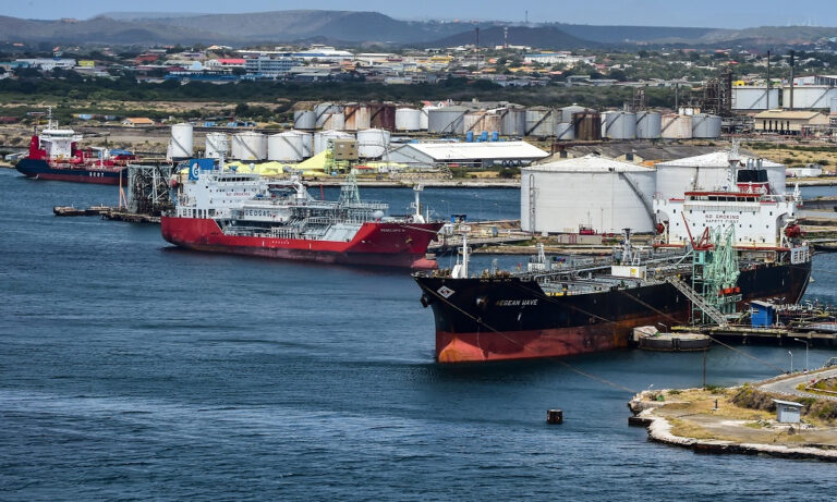 Reuters: Pdvsa aumenta sus importaciones de nafta pesada