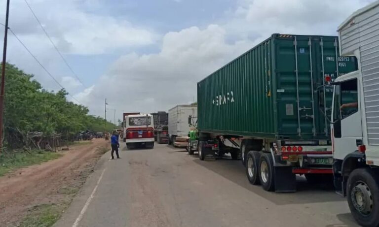 Caos en la frontera de Paraguachón ralentiza el tránsito binacional