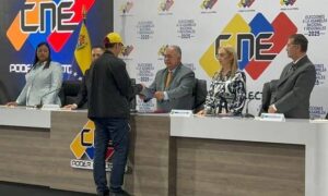 CNE proclama a nuevos diputados de la AN, incluido Capriles