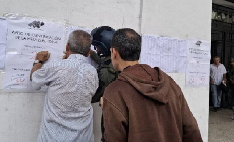 Abren los centros de votación para las elecciones