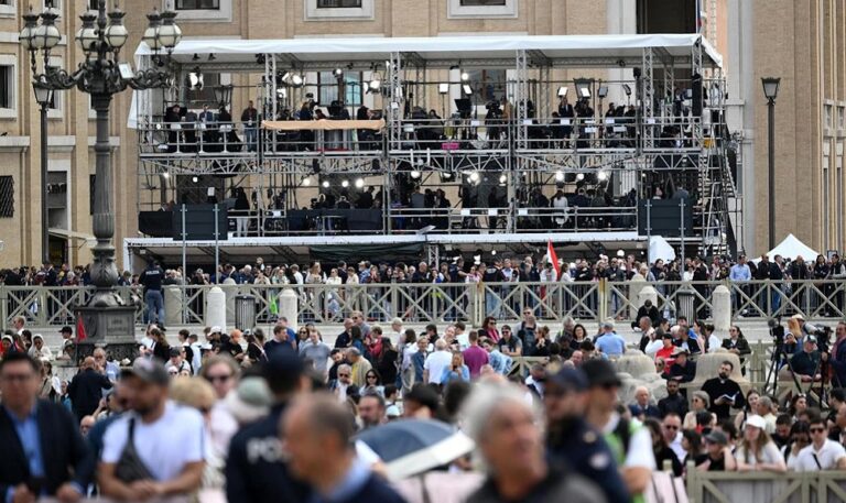 Vaticano despliega su poder multimedia para seguir el cónclave